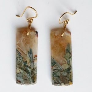 Drop earrings semi-opaque stone in greens/yellows